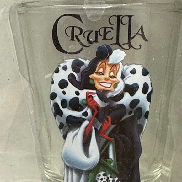 DISNEY VILLIANS GLASSWARE SET NEW in BOX 4 SHOT GLASSES -HALLOWEEN READY PARTY - Picture 3 of 8